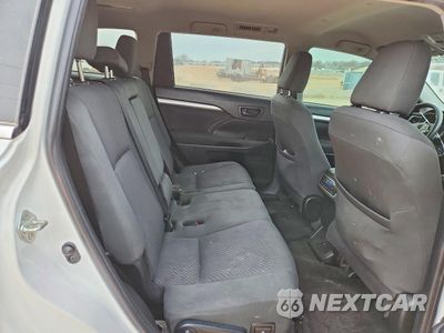 Zdjęcie 11 z 13 samochodu: 2019 TOYOTA HIGHLANDER LE VIN:5TDZARFH9KS043130 - miniatura