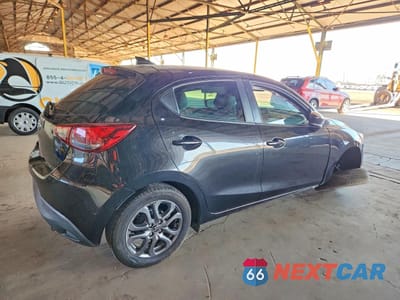 Trzecie zdjęcie samochodu z tyłu: 2020 TOYOTA YARIS HATCHBACK LE VIN:3MYDLBJV9LY702098 - miniatura