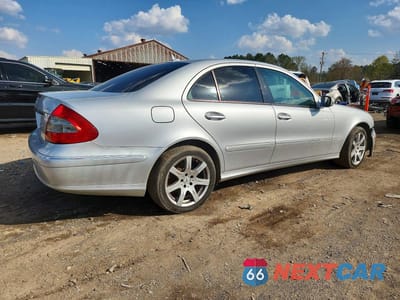 Trzecie zdjęcie samochodu z tyłu: 2007 MERCEDES-BENZ E 350 4MATIC VIN:WDBUF87XX7B139633 - miniatura