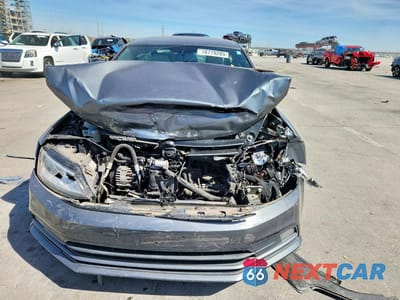 Piąte zdjęcie samochodu w środku: 2016 VOLKSWAGEN JETTA SPORT VIN:3VWB17AJ7GM337419 - miniatura