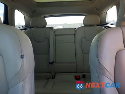 Zdjęcie 10 z 12 samochodu: 2019 VOLVO XC60 T5 MOMENTUM VIN:LYV102DKXKB251593 - miniatura