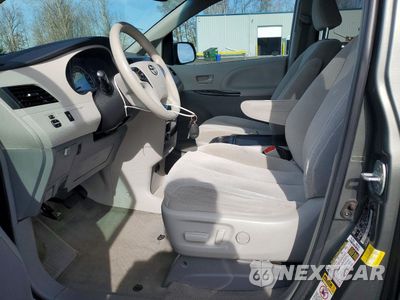 Zdjęcie 7 z 13 samochodu: 2014 TOYOTA SIENNA LE 8-PASSENGER VIN:5TDKK3DC6ES492580 - miniatura