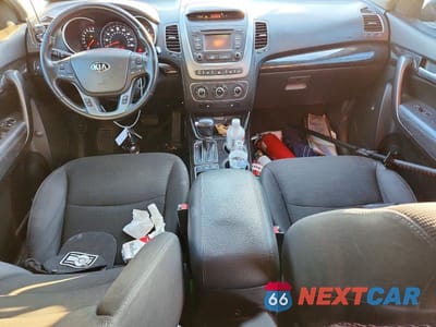 Zdjęcie 8 z 13 samochodu: 2014 KIA SORENTO LX VIN:5XYKT3A67EG449388 - miniatura