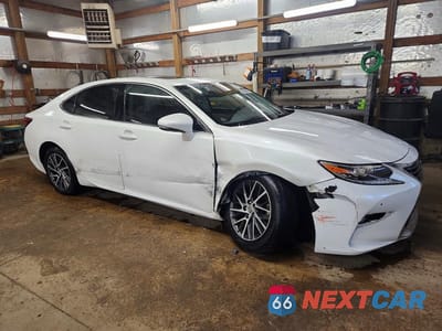 Czwarte zdjęcie samochodu z boku: 2016 LEXUS ES 350 BASE VIN:JTHBK1GG2G2238103 - miniatura