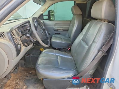 Zdjęcie 7 z 12 samochodu: 2007 CHEVROLET SILVERADO K3500 VIN:1GBHK34K67E571293 - miniatura