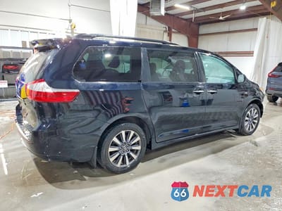 Trzecie zdjęcie samochodu z tyłu: 2018 TOYOTA SIENNA XLE PREMIUM 7-PASSENGER VIN:5TDDZ3DC7JS190567 - miniatura