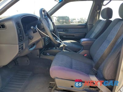 Zdjęcie 7 z 13 samochodu: 1999 NISSAN PATHFINDER XE VIN:JN8AR05S2XW297448 - miniatura