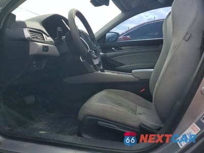 Zdjęcie 7 z 12 samochodu: 2019 HONDA ACCORD LX VIN:1HGCV1F15KA103689 - miniatura