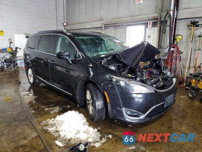 Czwarte zdjęcie samochodu z boku: 2018 CHRYSLER PACIFICA TOURING L VIN:2C4RC1BG5JR356112 - miniatura