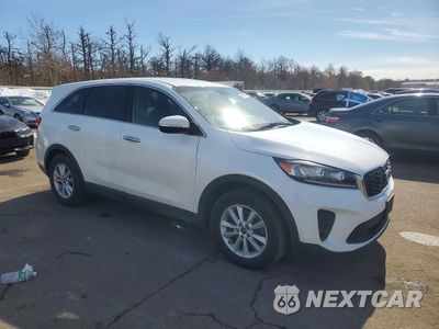 Czwarte zdjęcie samochodu z boku: 2019 KIA SORENTO VIN:5XYPG4A54KG489480 - miniatura