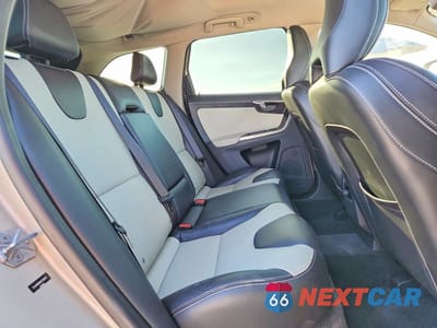 Zdjęcie 10 z 12 samochodu: 2017 VOLVO XC60 T5 DYNAMIC VIN:YV440MDR9H2109913 - miniatura
