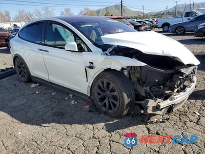 Czwarte zdjęcie samochodu z boku: 2023 TESLA MODEL X VIN:7SAXCAE54PF379941 - miniatura