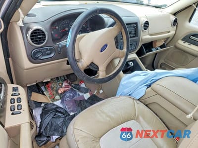 Zdjęcie 8 z 12 samochodu: 2004 FORD EXPEDITION VIN:1FMFU17L44LB43960 - miniatura