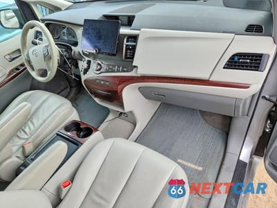 Zdjęcie 8 z 13 samochodu: 2011 TOYOTA SIENNA XLE 8-PASSENGER VIN:5TDYK3DC5BS072542 - miniatura