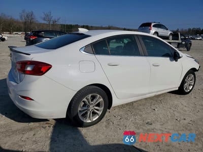 Trzecie zdjęcie samochodu z tyłu: 2019 CHEVROLET CRUZE LT VIN:1G1BE5SM5K7109614 - miniatura