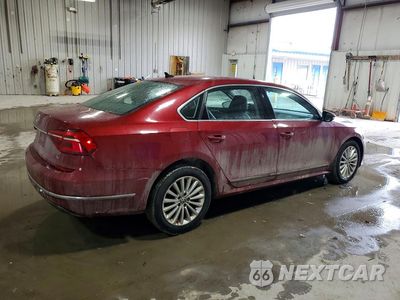 Trzecie zdjęcie samochodu z tyłu: 2017 VOLKSWAGEN PASSAT SE VIN:1VWBT7A35HC029650 - miniatura