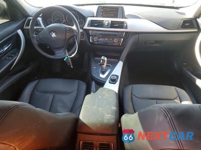 Zdjęcie 8 z 12 samochodu: 2016 BMW 320 XI VIN:WBA8A3C50GK690322 - miniatura