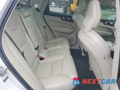 Zdjęcie 11 z 12 samochodu: 2021 VOLVO XC60 T5 INSCRIPTION VIN:YV4102RL5M1759768 - miniatura