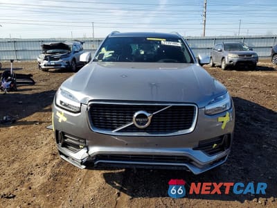 Piąte zdjęcie samochodu w środku: 2019 VOLVO XC90 T5 R-DESIGN VIN:YV4102PM7K1441756 - miniatura