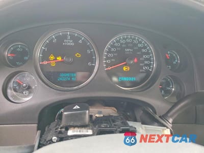 Zdjęcie 9 z 12 samochodu: 2008 GMC YUKON VIN:1GKFC13JX8R264821 - miniatura