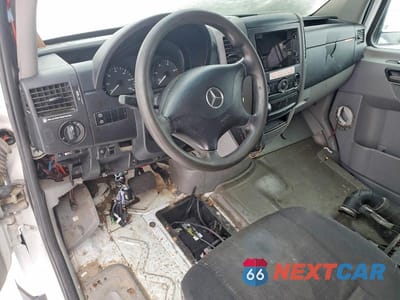 Zdjęcie 8 z 13 samochodu: 2014 MERCEDES BENZ SPRINTER 2500 DELIVERY VAN VIN:WD3PE8DE1E5828678 - miniatura