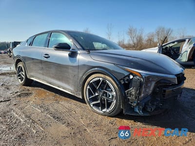 Czwarte zdjęcie samochodu z boku: 2025 KIA K4 GT-LINE VIN:3KPFW4DE1SE245731 - miniatura
