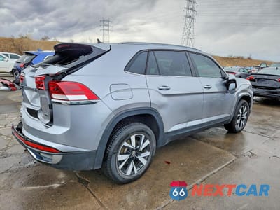 Trzecie zdjęcie samochodu z tyłu: 2020 VOLKSWAGEN ATLAS CROSS SPORT SE VIN:1V24C2CA5LC202701 - miniatura