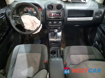 Zdjęcie 8 z 13 samochodu: 2015 JEEP COMPASS SPORT VIN:1C4NJCBB6FD281371 - miniatura