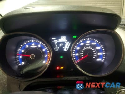 Zdjęcie 9 z 11 samochodu: 2012 HYUNDAI ELANTRA GLS VIN:5NPDH4AE4CH082947 - miniatura