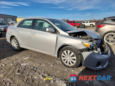 Czwarte zdjęcie samochodu z boku: 2013 TOYOTA COROLLA BASE VIN:5YFBU4EE4DP076566 - miniatura