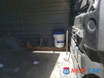 Zdjęcie 11 z 13 samochodu: 2017 CHEVROLET EXPRESS 2500 CARGO DELIVERY VAN VIN:1GCWGAF13H1325386 - miniatura