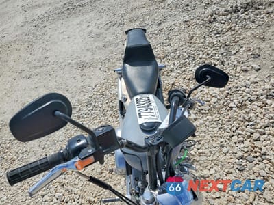 Piąte zdjęcie samochodu w środku: 2001 HARLEY-DAVIDSON XL883 HUGGER VIN:1HD4CEM141K126293 - miniatura
