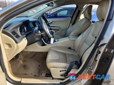 Zdjęcie 7 z 13 samochodu: 2014 VOLVO S60 T5 VIN:YV1612FH2E1292567 - miniatura