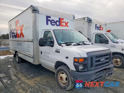 Czwarte zdjęcie samochodu z boku: 2015 FORD E350 BOX TRUCK VIN:1FDWE3FS0FDA24561 - miniatura