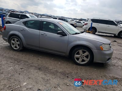 Czwarte zdjęcie samochodu z boku: 2013 DODGE AVENGER SE VIN:1C3CDZABXDN566878 - miniatura