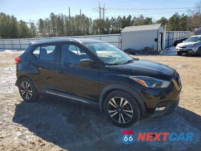 Czwarte zdjęcie samochodu z boku: 2019 NISSAN KICKS S VIN:3N1CP5CU9KL477510 - miniatura