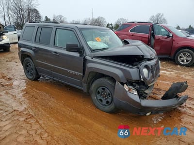 Czwarte zdjęcie samochodu z boku: 2017 JEEP PATRIOT SPORT VIN:1C4NJPBA2HD118489 - miniatura