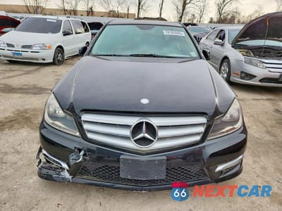Piąte zdjęcie samochodu w środku: 2012 MERCEDES-BENZ C 300 4MATIC VIN:WDDGF8BB9CR205140 - miniatura