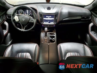 Zdjęcie 8 z 11 samochodu: 2022 MASERATI LEVANTE BASE VIN:ZN661XUA1NX383530 - miniatura