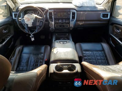 Zdjęcie 8 z 11 samochodu: 2019 NISSAN TITAN XD SL VIN:1N6BA1F46KN519613 - miniatura