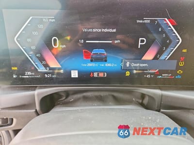 Zdjęcie 9 z 14 samochodu: 2024 BMW Motorrad 330I VIN:3MW69FF0XR8E82115 - miniatura