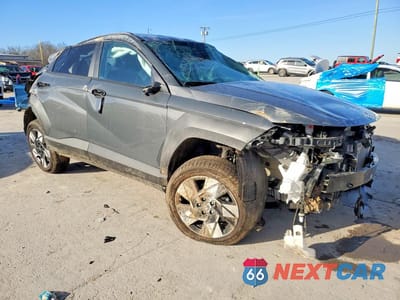 Czwarte zdjęcie samochodu z boku: 2025 HYUNDAI KONA SEL CONVENIENCE VIN:KM8HCCABXSU275040 - miniatura