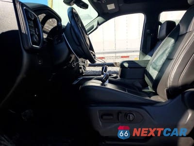 Zdjęcie 7 z 12 samochodu: 2023 CHEVROLET SILVERADO K3500 HIGH COUNTRY VIN:1GC4YVEY3PF159432 - miniatura