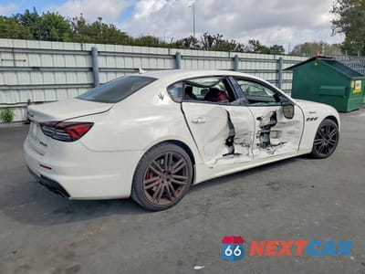 Trzecie zdjęcie samochodu z tyłu: 2022 MASERATI QUATTROPORTE MODENA VIN:ZAM56YPM2NX393148 - miniatura