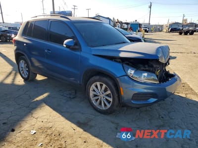 Czwarte zdjęcie samochodu z boku: 2018 VOLKSWAGEN TIGUAN LIMITED VIN:WVGBV7AX8JK002319 - miniatura
