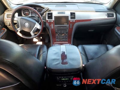 Zdjęcie 8 z 12 samochodu: 2008 CADILLAC ESCALADE ESV VIN:1GYFK66868R113702 - miniatura