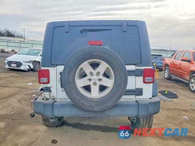 Zdjęcie 6 z 13 samochodu: 2016 JEEP WRANGLER UNLIMITED SPORT VIN:1C4BJWDG0GL311310 - miniatura