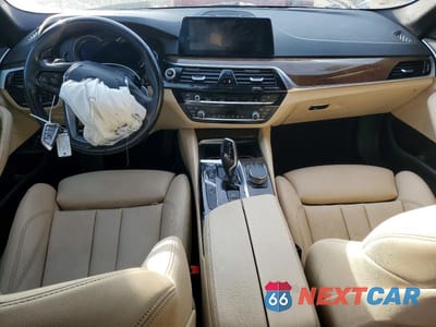 Zdjęcie 8 z 12 samochodu: 2019 BMW 530E VIN:WBAJA9C59KB389769 - miniatura