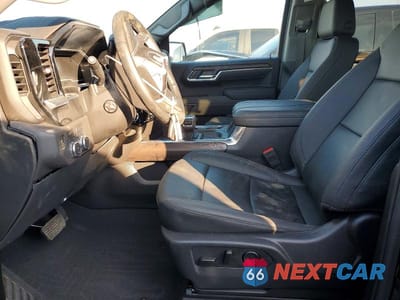 Zdjęcie 7 z 13 samochodu: 2025 GMC SIERRA K1500 SLT VIN:3GTUUDED1SG284276 - miniatura