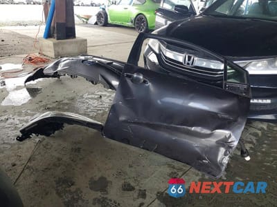 Zdjęcie 12 z 12 samochodu: 2018 TOYOTA PRIUS THREE TOURING VIN:JTDKARFU0J3553994 - miniatura